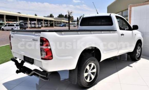Acheter Occasion Voiture Toyota Hilux Blanc à Beitbridge, Matabeleland South Acheter Occasion Voiture Toyota Hilux Blanc à Beitbridge, Matabeleland South