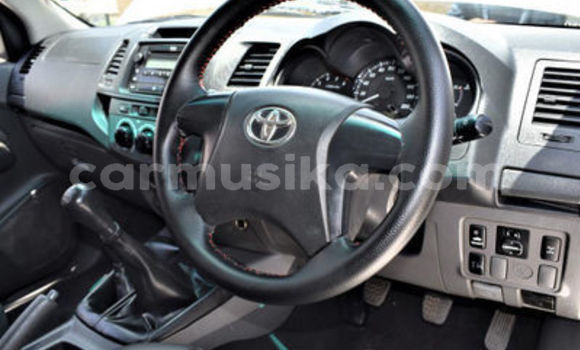 Acheter Occasion Voiture Toyota Hilux Blanc à Beitbridge, Matabeleland South Acheter Occasion Voiture Toyota Hilux Blanc à Beitbridge, Matabeleland South