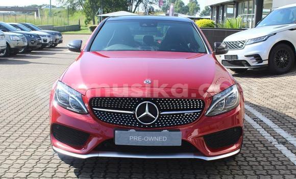 Tenga Tsaru Mercedes‒Benz C–Class Tsvuku Mota in Beitbridge in Matabeleland South Tenga Tsaru Mercedes‒Benz C–Class Tsvuku Mota in Beitbridge in Matabeleland South