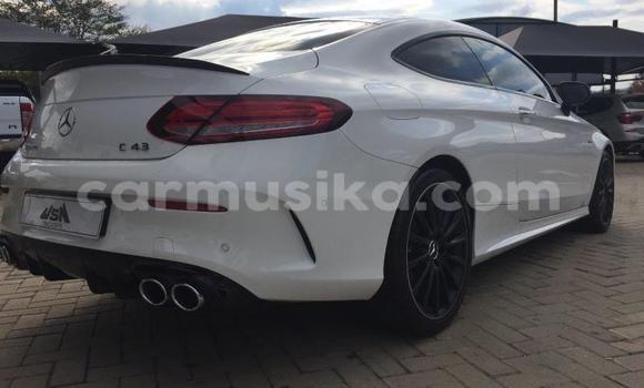 Buy Used Mercedes‒Benz C–Class White Car in Beitbridge in Matabeleland South Buy Used Mercedes‒Benz C–Class White Car in Beitbridge in Matabeleland South