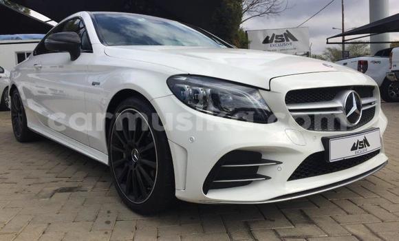 Buy Used Mercedes‒Benz C–Class White Car in Beitbridge in Matabeleland South Buy Used Mercedes‒Benz C–Class White Car in Beitbridge in Matabeleland South