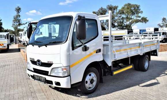 Tenga Tsaru Isuzu Elf Chena Rori in Beitbridge in Matabeleland South Tenga Tsaru Isuzu Elf Chena Rori in Beitbridge in Matabeleland South
