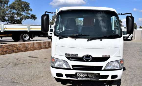 Tenga Tsaru Isuzu Elf Chena Rori in Beitbridge in Matabeleland South Tenga Tsaru Isuzu Elf Chena Rori in Beitbridge in Matabeleland South