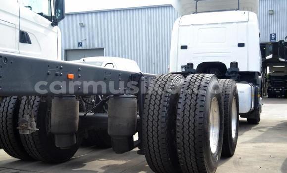 Tenga Tsaru Scania R420 Chena Rori in Beitbridge in Matabeleland South Tenga Tsaru Scania R420 Chena Rori in Beitbridge in Matabeleland South