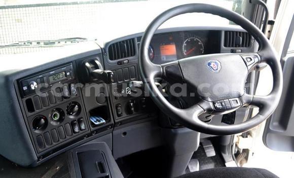 Tenga Tsaru Scania R420 Chena Rori in Beitbridge in Matabeleland South Tenga Tsaru Scania R420 Chena Rori in Beitbridge in Matabeleland South