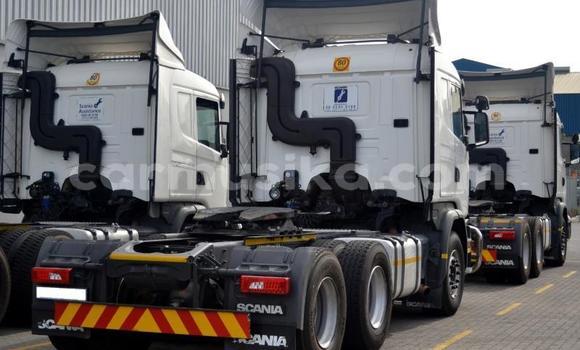 Tenga Tsaru Scania R420 Chena Rori in Beitbridge in Matabeleland South Tenga Tsaru Scania R420 Chena Rori in Beitbridge in Matabeleland South
