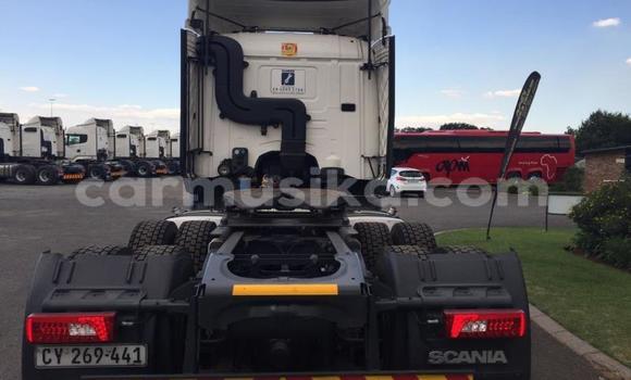 Tenga Tsaru Scania R420 Chena Rori in Beitbridge in Matabeleland South Tenga Tsaru Scania R420 Chena Rori in Beitbridge in Matabeleland South