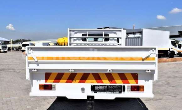 Acheter Occasion Utilitaire Hino 300 Series Blanc à Beitbridge, Matabeleland South Acheter Occasion Utilitaire Hino 300 Series Blanc à Beitbridge, Matabeleland South