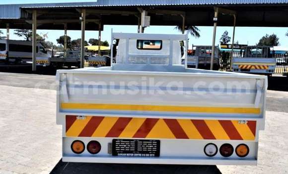 Acheter Occasion Utilitaire Toyota Dyna Blanc à Beitbridge, Matabeleland South Acheter Occasion Utilitaire Toyota Dyna Blanc à Beitbridge, Matabeleland South
