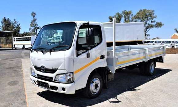 Acheter Occasion Utilitaire Toyota Dyna Blanc à Beitbridge, Matabeleland South Acheter Occasion Utilitaire Toyota Dyna Blanc à Beitbridge, Matabeleland South