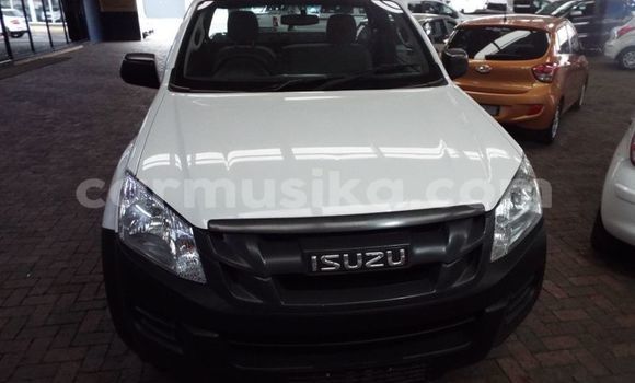 Tenga Tsaru Isuzu KB Chena Mota in Harare in Harare