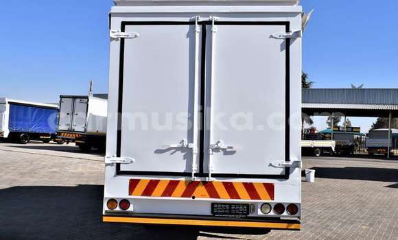 Acheter Occasion Utilitaire Iveco Zeta Blanc à Beitbridge, Matabeleland South Acheter Occasion Utilitaire Iveco Zeta Blanc à Beitbridge, Matabeleland South