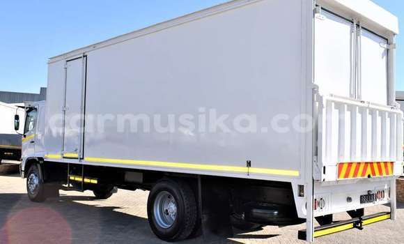 Tenga Tsaru Hino 300 Series Chena Rori in Beitbridge in Matabeleland South Tenga Tsaru Hino 300 Series Chena Rori in Beitbridge in Matabeleland South