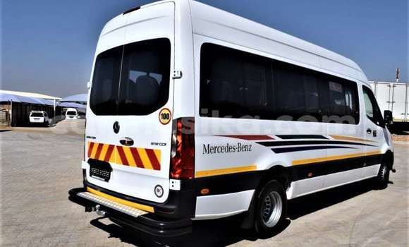 Acheter Occasion Utilitaire Mercedes‒Benz Sprinter Blanc à Beitbridge, Matabeleland South Acheter Occasion Utilitaire Mercedes‒Benz Sprinter Blanc à Beitbridge, Matabeleland South