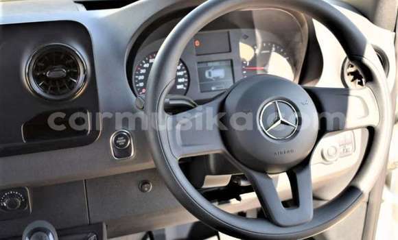 Acheter Occasion Utilitaire Mercedes‒Benz Sprinter Blanc à Beitbridge, Matabeleland South Acheter Occasion Utilitaire Mercedes‒Benz Sprinter Blanc à Beitbridge, Matabeleland South