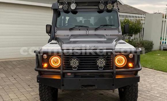 Buy Used Land Rover Defender Black Car in Beitbridge in Matabeleland South