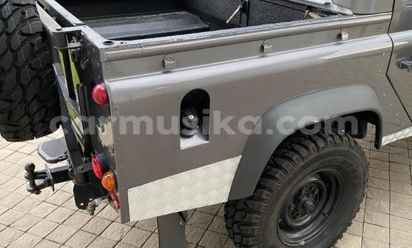 Tenga Tsaru Land Rover Defender Nhema Mota in Beitbridge in Matabeleland South Tenga Tsaru Land Rover Defender Nhema Mota in Beitbridge in Matabeleland South