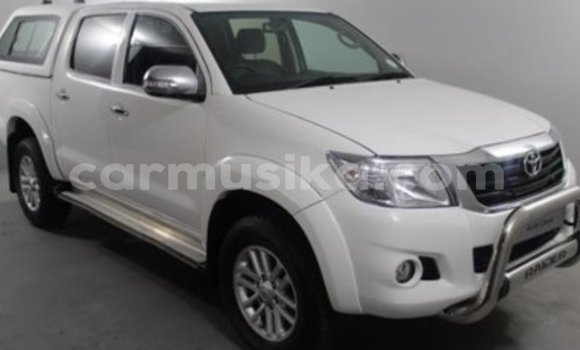 Tenga Tsaru Toyota Hilux Chena Mota in Beitbridge in Matabeleland South Tenga Tsaru Toyota Hilux Chena Mota in Beitbridge in Matabeleland South