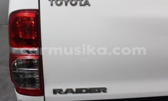 Tenga Tsaru Toyota Hilux Chena Mota in Beitbridge in Matabeleland South Tenga Tsaru Toyota Hilux Chena Mota in Beitbridge in Matabeleland South