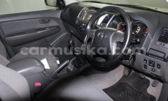 Tenga Tsaru Toyota Hilux Chena Mota in Beitbridge in Matabeleland South Tenga Tsaru Toyota Hilux Chena Mota in Beitbridge in Matabeleland South