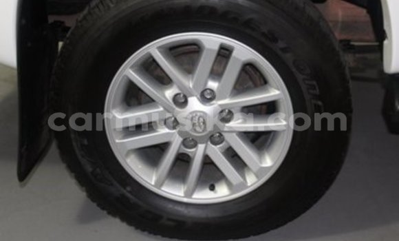 Tenga Tsaru Toyota Hilux Chena Mota in Beitbridge in Matabeleland South Tenga Tsaru Toyota Hilux Chena Mota in Beitbridge in Matabeleland South