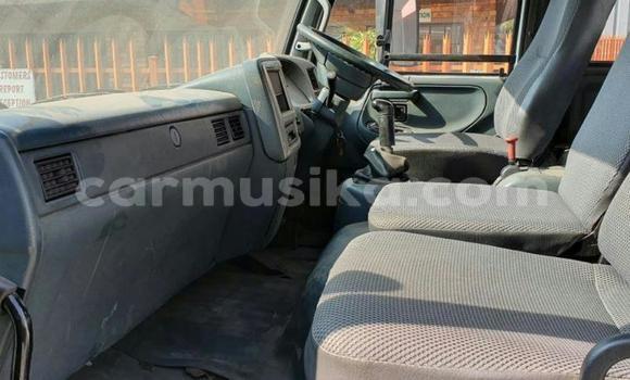 Acheter Occasion Utilitaire Nissan UD Blanc à Beitbridge, Matabeleland South Acheter Occasion Utilitaire Nissan UD Blanc à Beitbridge, Matabeleland South