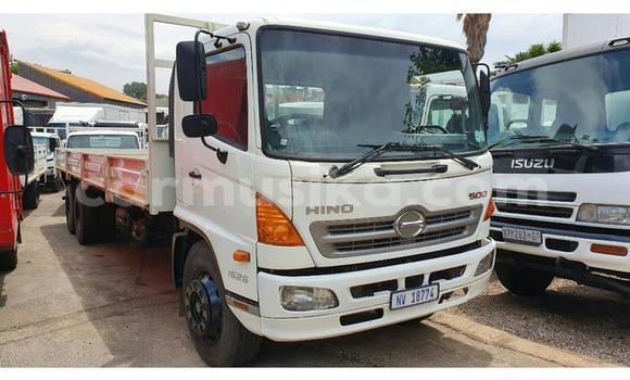 Tenga Tsaru Hino 300 Chena Rori in Beitbridge in Matabeleland South Tenga Tsaru Hino 300 Chena Rori in Beitbridge in Matabeleland South