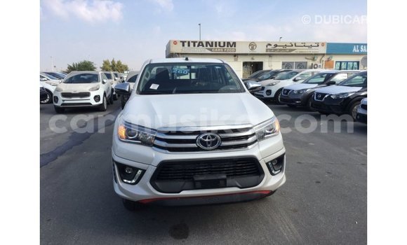 Buy Import Toyota Hilux White Car in Import - Dubai in Harare Buy Import Toyota Hilux White Car in Import - Dubai in Harare