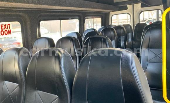 Tenga Tsaru Mercedes‒Benz Sprinter Chena Rori in Beitbridge in Matabeleland South Tenga Tsaru Mercedes‒Benz Sprinter Chena Rori in Beitbridge in Matabeleland South