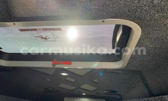 Tenga Tsaru Mercedes‒Benz Sprinter Chena Rori in Beitbridge in Matabeleland South Tenga Tsaru Mercedes‒Benz Sprinter Chena Rori in Beitbridge in Matabeleland South