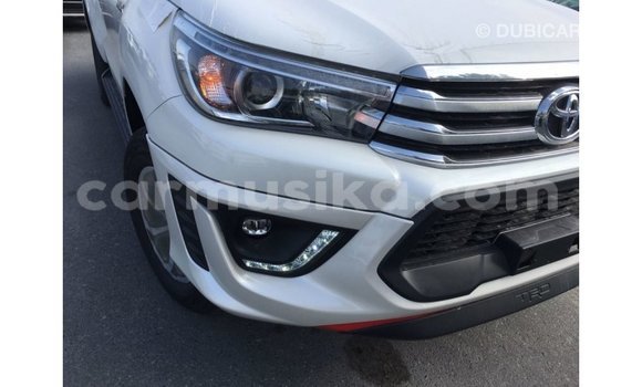 Buy Import Toyota Hilux White Car in Import - Dubai in Harare Buy Import Toyota Hilux White Car in Import - Dubai in Harare
