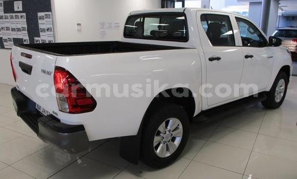 Acheter Occasion Voiture Toyota Hilux Blanc à Beitbridge, Matabeleland South Acheter Occasion Voiture Toyota Hilux Blanc à Beitbridge, Matabeleland South