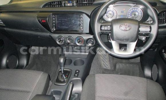 Acheter Occasion Voiture Toyota Hilux Blanc à Beitbridge, Matabeleland South Acheter Occasion Voiture Toyota Hilux Blanc à Beitbridge, Matabeleland South