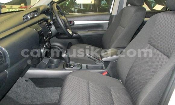 Acheter Occasion Voiture Toyota Hilux Blanc à Beitbridge, Matabeleland South Acheter Occasion Voiture Toyota Hilux Blanc à Beitbridge, Matabeleland South