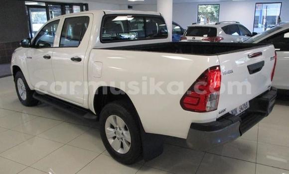Acheter Occasion Voiture Toyota Hilux Blanc à Beitbridge, Matabeleland South Acheter Occasion Voiture Toyota Hilux Blanc à Beitbridge, Matabeleland South