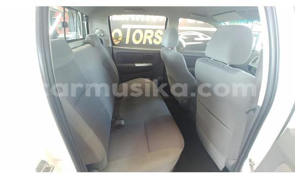 Acheter Occasion Voiture Toyota Hilux Blanc à Beitbridge, Matabeleland South Acheter Occasion Voiture Toyota Hilux Blanc à Beitbridge, Matabeleland South