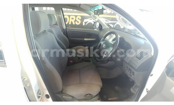 Acheter Occasion Voiture Toyota Hilux Blanc à Beitbridge, Matabeleland South Acheter Occasion Voiture Toyota Hilux Blanc à Beitbridge, Matabeleland South