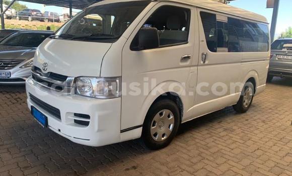 Nunua Ilio tumika Toyota Hiace Nyeupe Gari ndani ya Beitbridge nchini Matabeleland Kusini