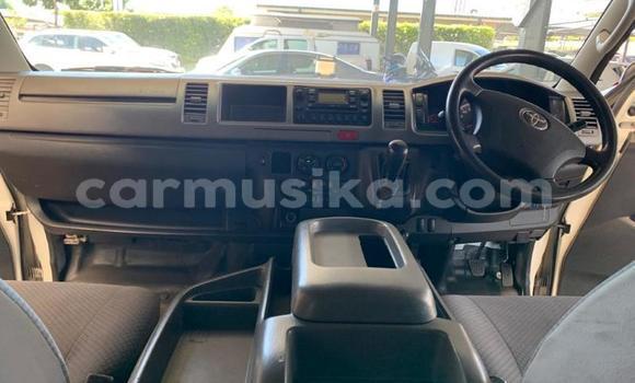 Tenga Tsaru Toyota Hiace Chena Mota in Beitbridge in Matabeleland South Tenga Tsaru Toyota Hiace Chena Mota in Beitbridge in Matabeleland South