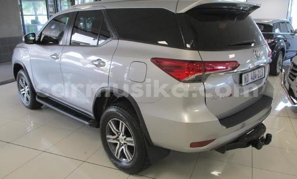 Tenga Tsaru Toyota Fortuner Zvimwe Mota in Beitbridge in Matabeleland South Tenga Tsaru Toyota Fortuner Zvimwe Mota in Beitbridge in Matabeleland South