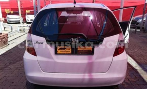 Buy Used Honda Fit White Car in Beitbridge in Matabeleland South