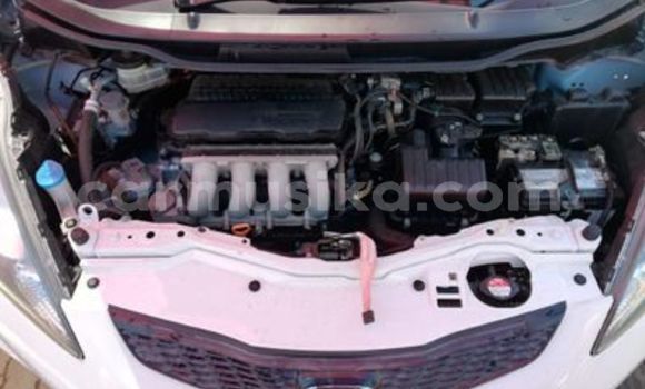 Nunua Ilio tumika Honda Fit Nyeupe Gari ndani ya Beitbridge nchini Matabeleland Kusini Nunua Ilio tumika Honda Fit Nyeupe Gari ndani ya Beitbridge nchini Matabeleland Kusini