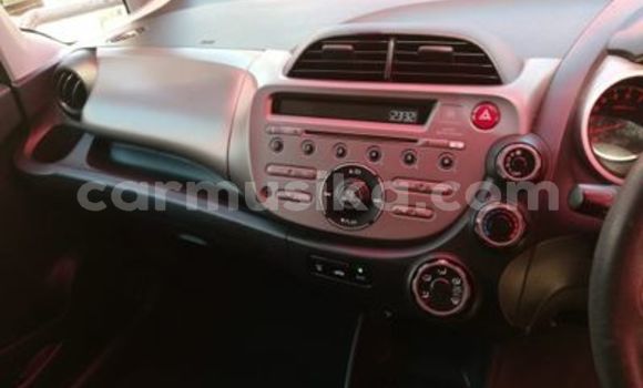 Nunua Ilio tumika Honda Fit Nyeupe Gari ndani ya Beitbridge nchini Matabeleland Kusini Nunua Ilio tumika Honda Fit Nyeupe Gari ndani ya Beitbridge nchini Matabeleland Kusini