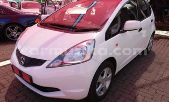 Nunua Ilio tumika Honda Fit Nyeupe Gari ndani ya Beitbridge nchini Matabeleland Kusini Nunua Ilio tumika Honda Fit Nyeupe Gari ndani ya Beitbridge nchini Matabeleland Kusini