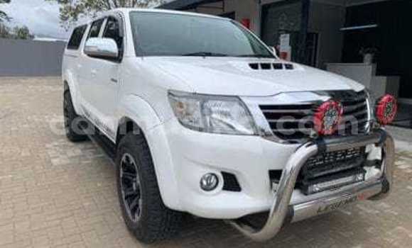 Nunua Ilio tumika Toyota Hilux Nyeupe Gari ndani ya Beitbridge nchini Matabeleland Kusini