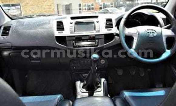 Acheter Occasion Voiture Toyota Hilux Blanc à Beitbridge, Matabeleland South Acheter Occasion Voiture Toyota Hilux Blanc à Beitbridge, Matabeleland South