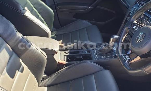 Nunua Ilio tumika Volkswagen Golf R Bluu Gari ndani ya Bulawayo nchini Bulawayo Nunua Ilio tumika Volkswagen Golf R Bluu Gari ndani ya Bulawayo nchini Bulawayo