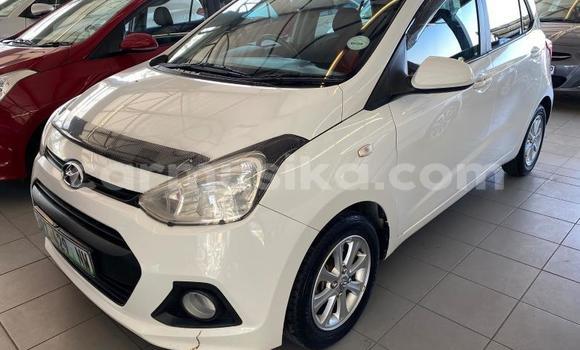 Acheter Occasion Voiture Hyundai i10 Blanc à Beitbridge, Matabeleland South