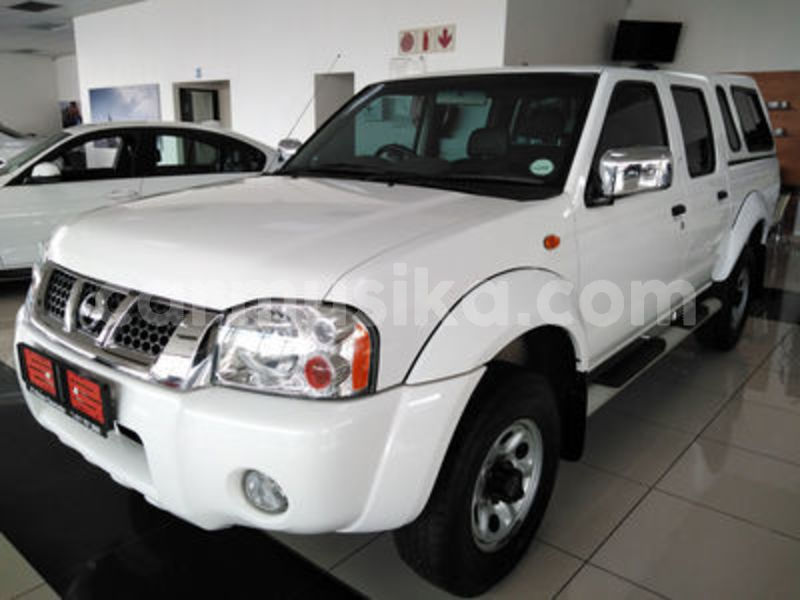 Big with watermark nissan np 300 matabeleland south beitbridge 14645