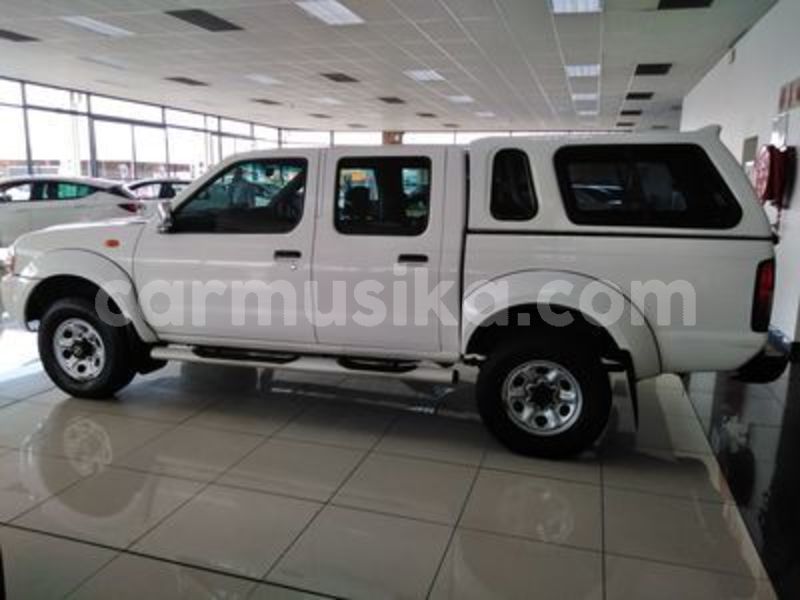 Big with watermark nissan np 300 matabeleland south beitbridge 14645